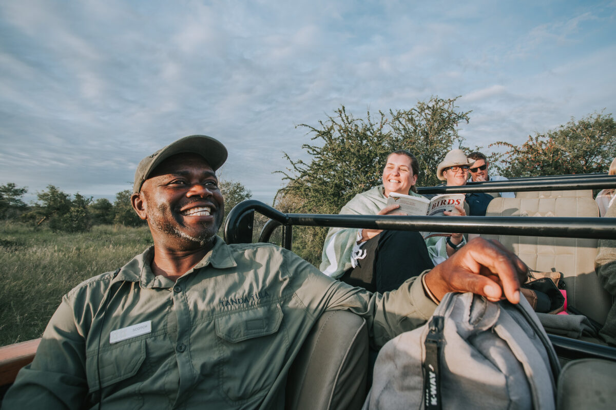 Tanda Tula - First Class Magazine