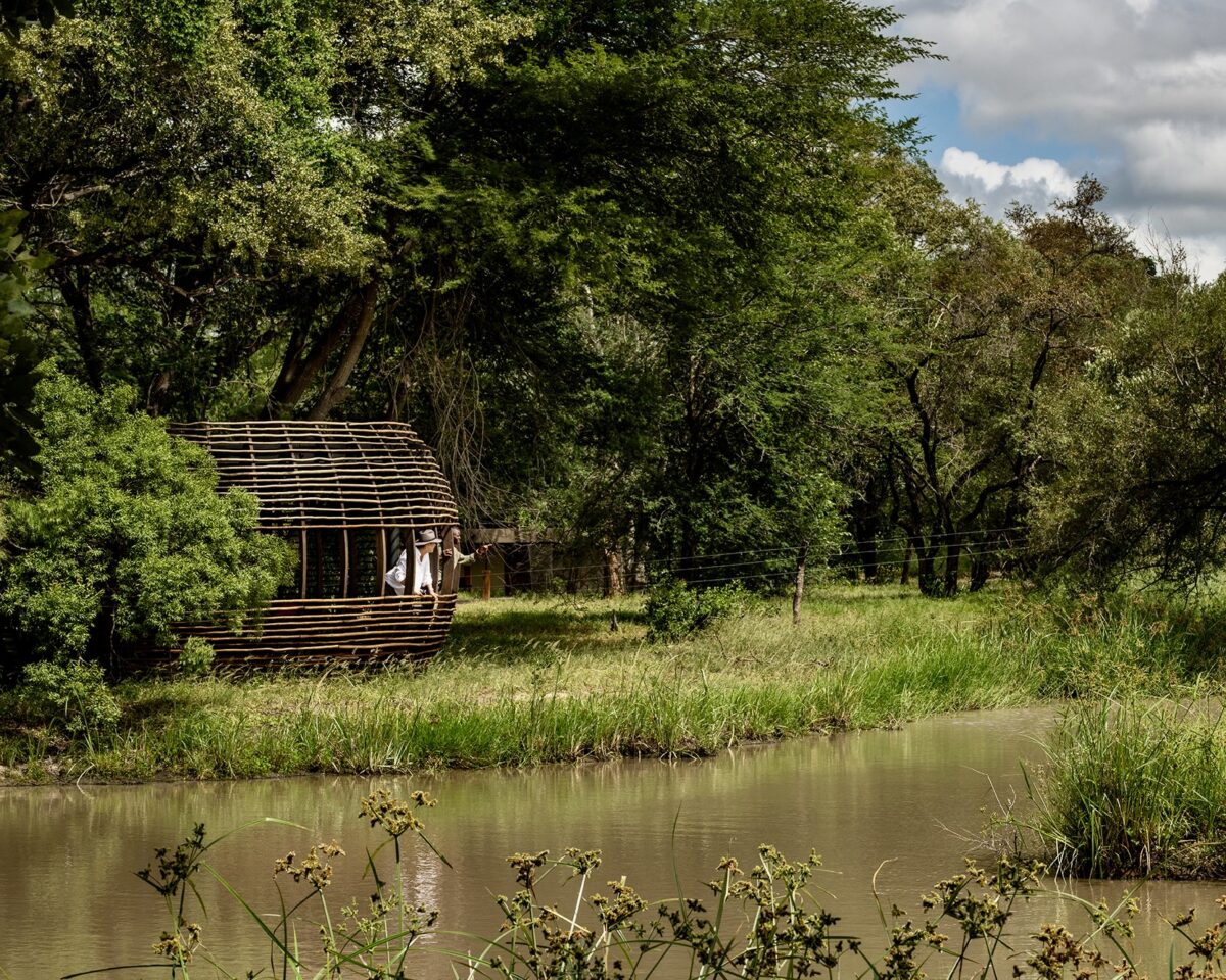 Tanda Tula - First Class Magazine