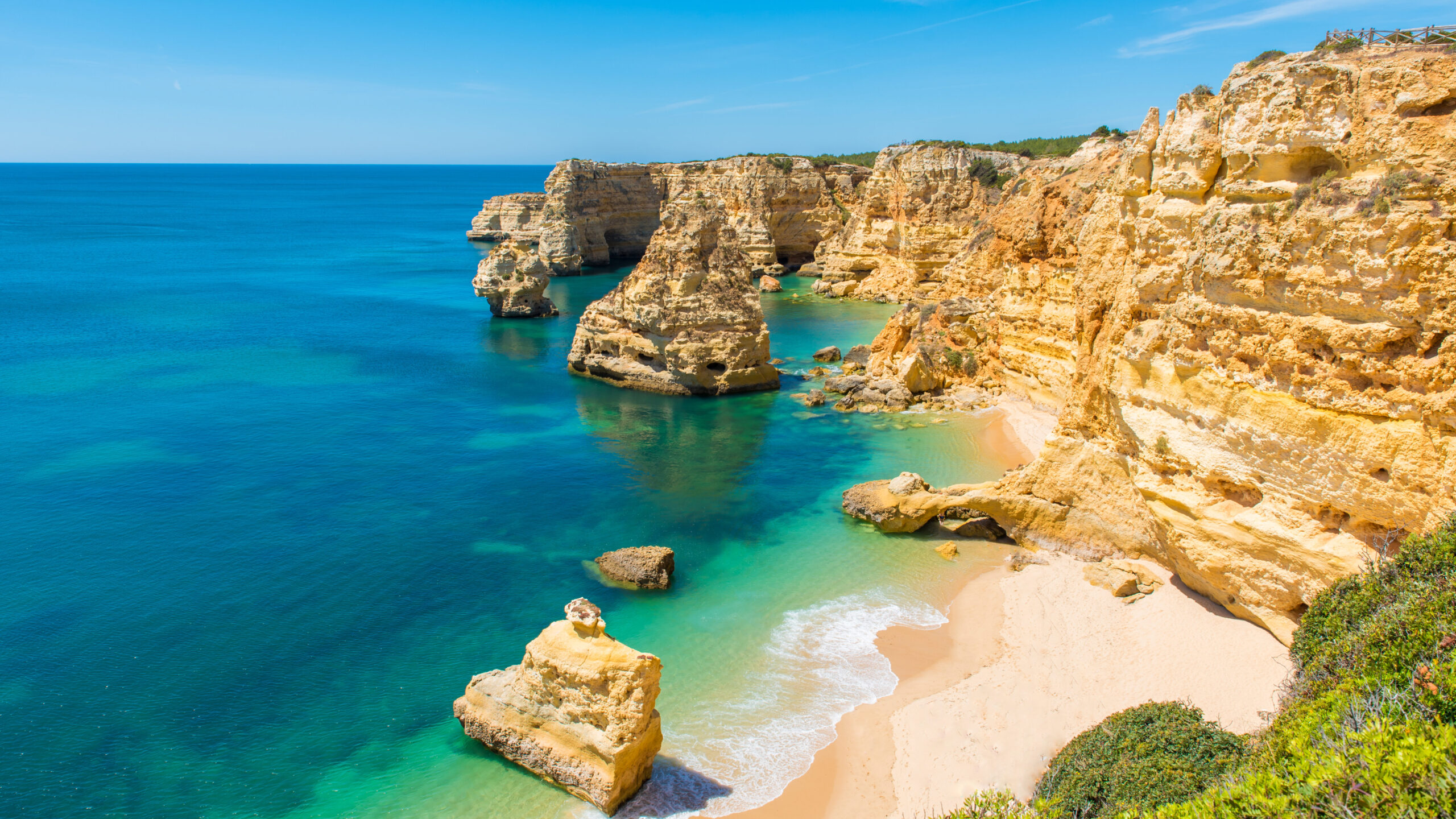 När är det varmt i Algarve