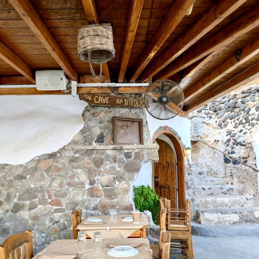 Santorinis stränder - First Class Magazine