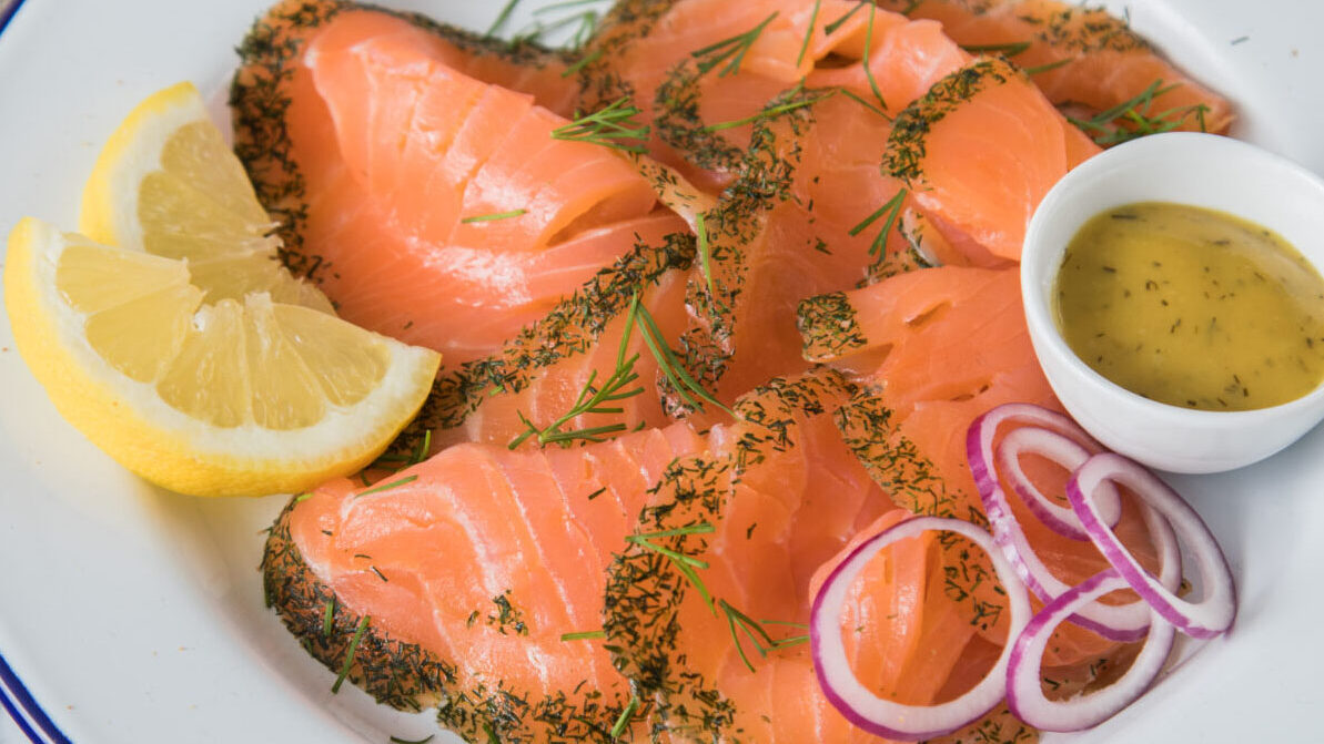 Gravad lax med hovmästarsås