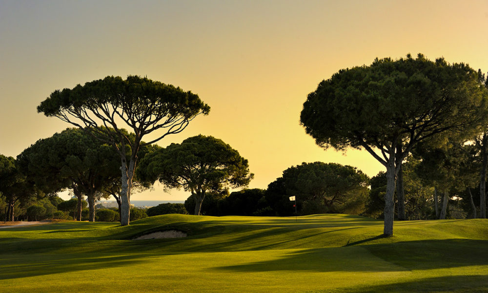 Spela golf längs vackra Algarvekusten - First Class Magazine